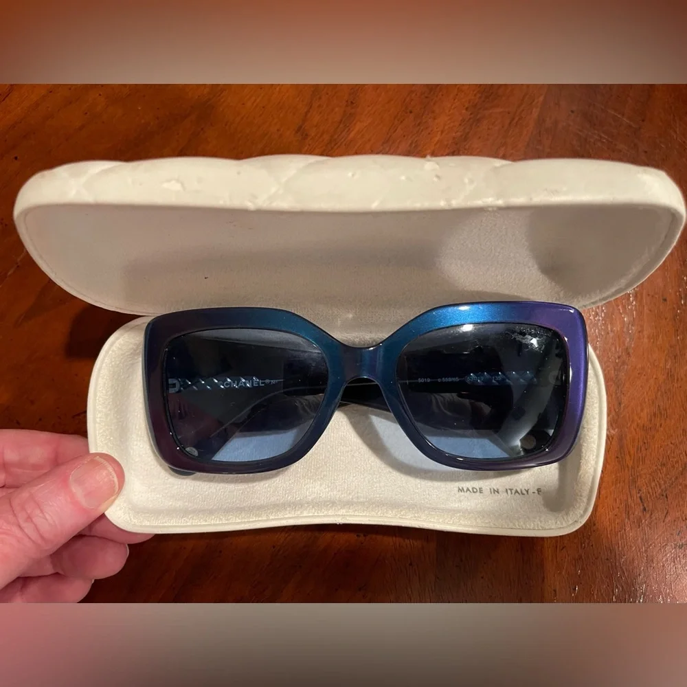 CHANEL 5019 LADIES BLUE/PURPLE GRADIENT SQUARE SUNGLASSES W/ ORIG QUILTED CASE - Picture 1 of 12